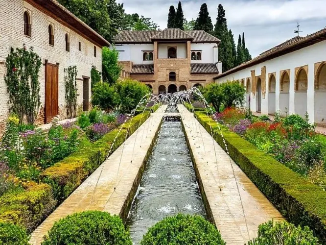 Uso del agua como estrategia bioclimática en el hogar